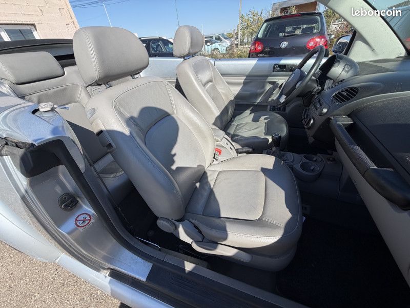 Volkswagen BEETLE CAB 2.0 115CH CARAT (image 16)
