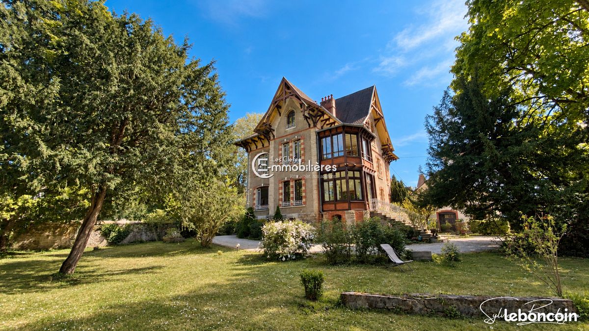 Appartement 5 pièces 129 m² · à Lons-le-Saunier · 129 m² · 224 000 €