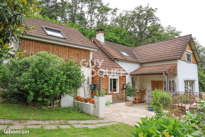 Maison 8 pièces 209 m²