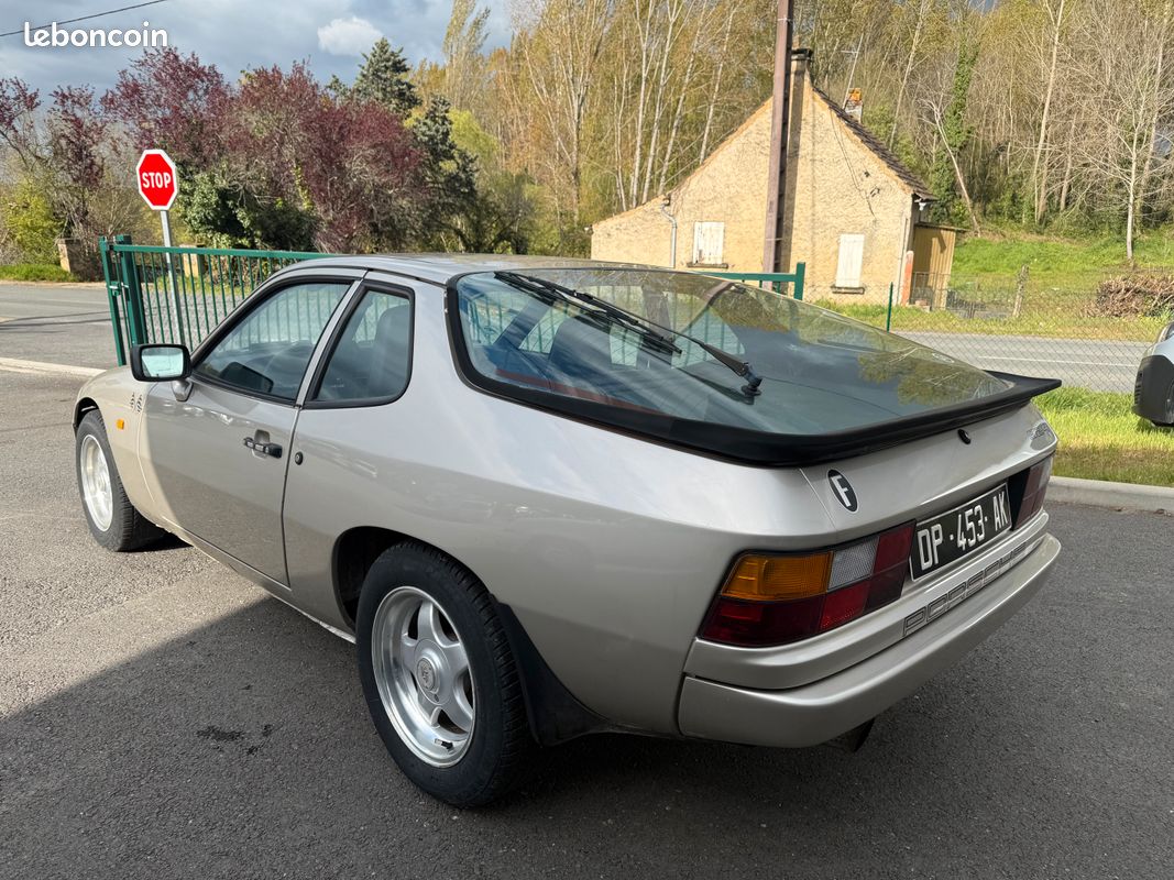 Porsche 924 (image 2)