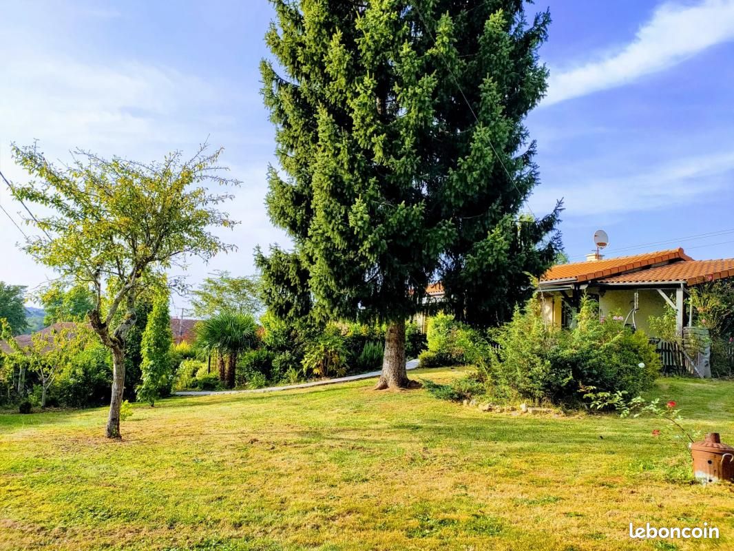 Maison 154 m² Confolens - Confolens 16500 (image principale 1)