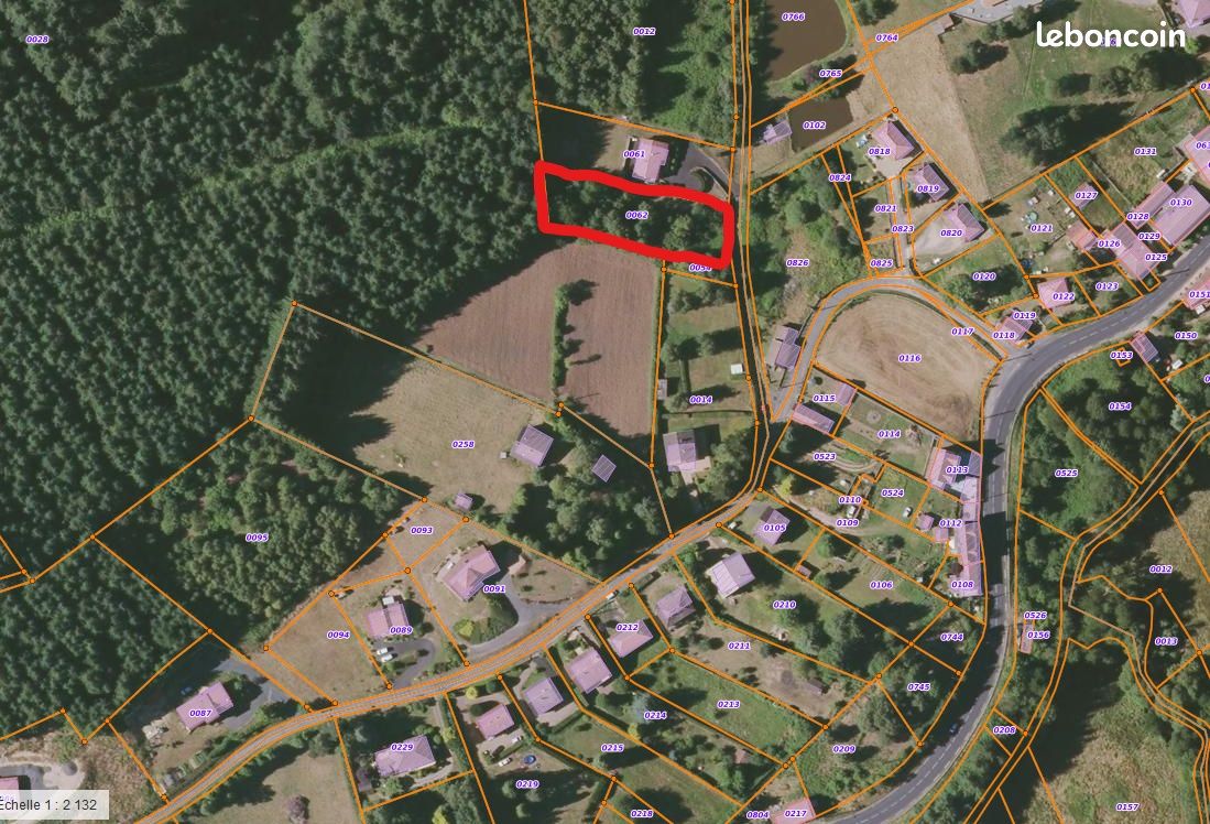 Terrain constructible à Celles sur Durolle · à Celles-sur-Durolle · 21 000 €