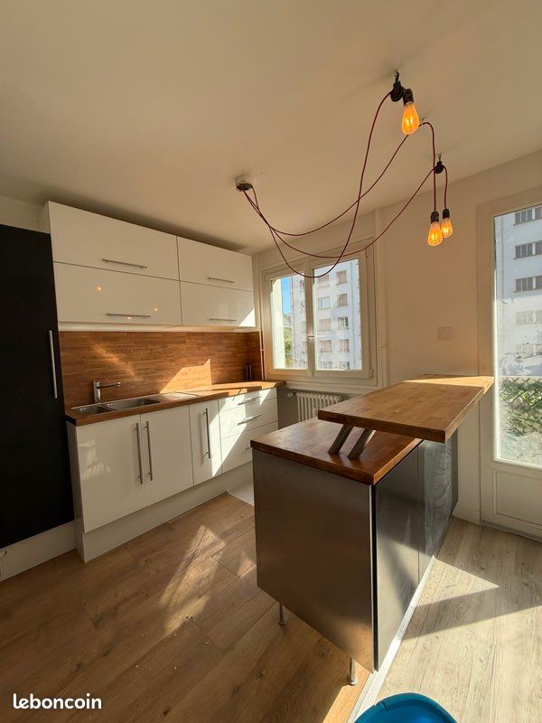 Appartement 4 pièces 80 m² · à Saint-Étienne · 80 m² · 900 €
