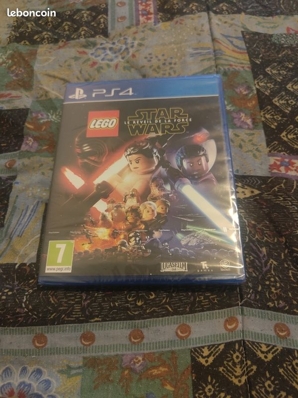 Jeu PS4 : "Lego Star Wars : Le Réveil de la Force" (image 1)
