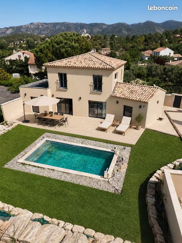 Maison 5 pièces 163 m² · à Bédoin · 163 m² · 690 000 €