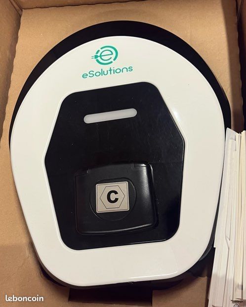 Borne de recharge rapide Marque eSolutions Modèle ProWallbox Move (image 1)