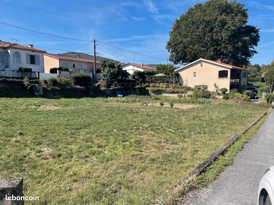 Terrain 400 m² · à Mazamet · 33 000 €