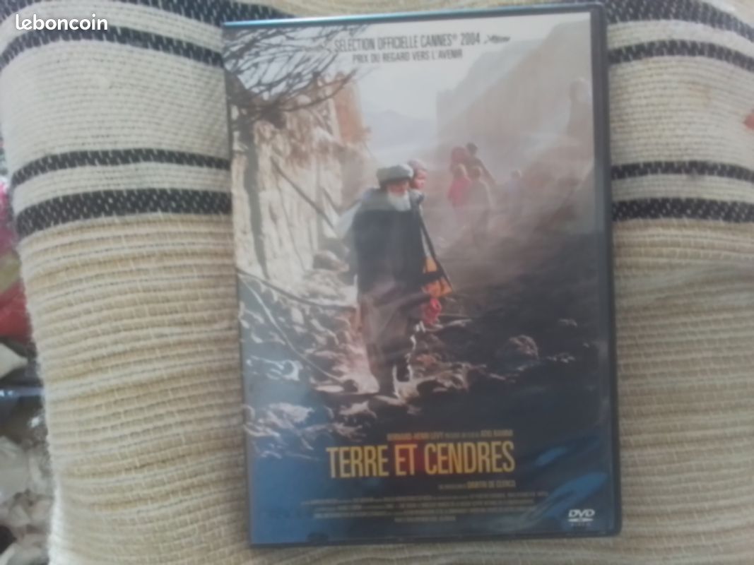 Dvd de terre et de cendres (image 1)