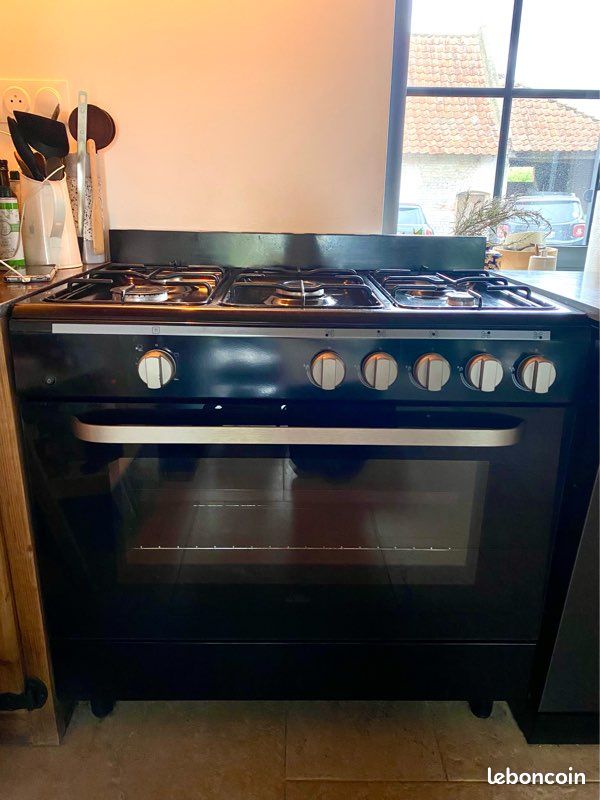 Cuisinière à gaz Valberg (image 1)