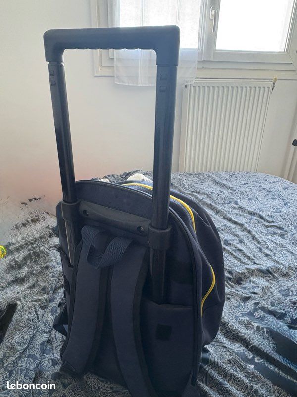 Sac à dos roulette pikachu (image 2)