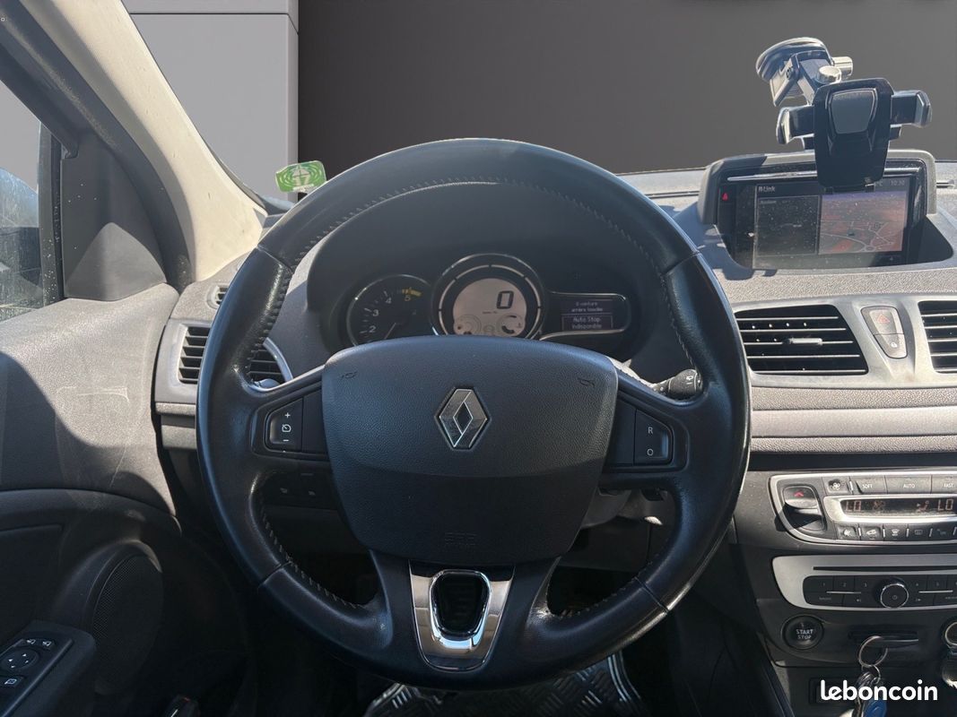 RENAULT MEGANE III BERLINE dCi 110 FAP Energy eco2 Limited (image 13)