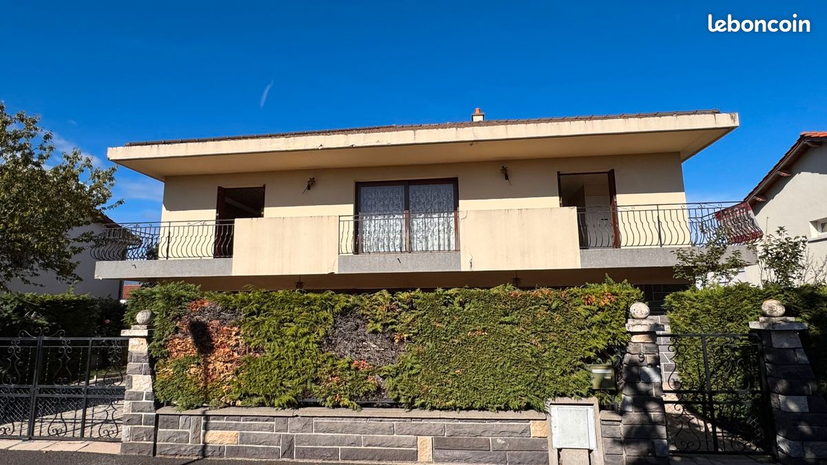 Maison 9 pièces 200 m² · à Aulnat · 200 m² · 282 500 €