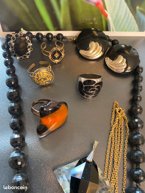Lot De Bijoux Fantaisie Vintage - Dont Skalli Et Autres Créateurs