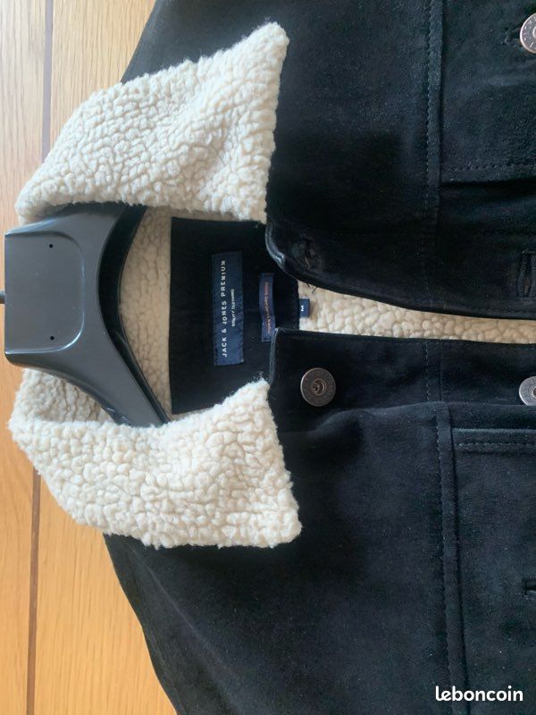 Veste velours noire et col fourrure Vêtements