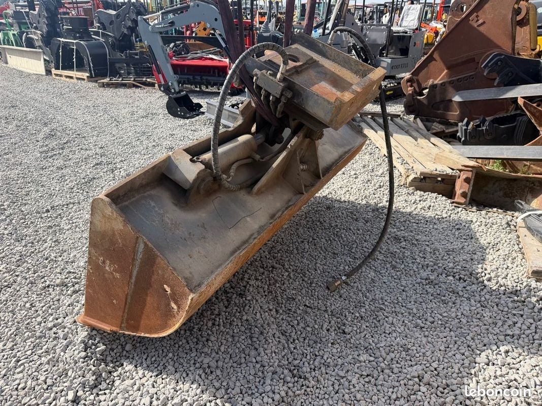 Godet inclinable Mecalac (image 6)
