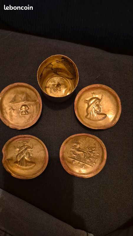​Lot de 5 Appliques & Embouts en Laiton Réoussé - Style Égyptien (Egyptian Revival / Hollywood Regency) (image 2)