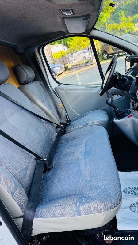 Renault Trafic FOURGON L2H2 1.9 dCi 100 CH 3 PLACES (image 6)