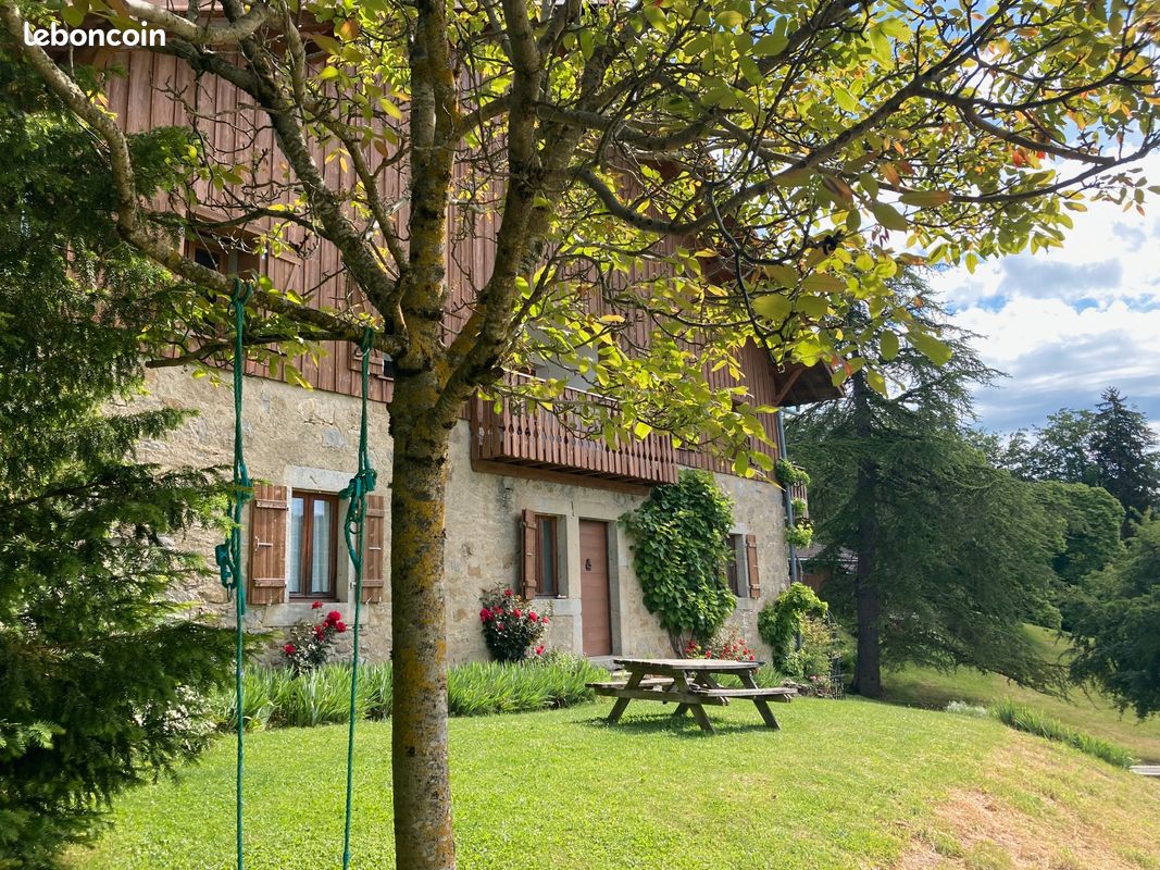 Maison 9 pièces 300 m² · à Habère-Poche · 300 m² · 1 100 000 €