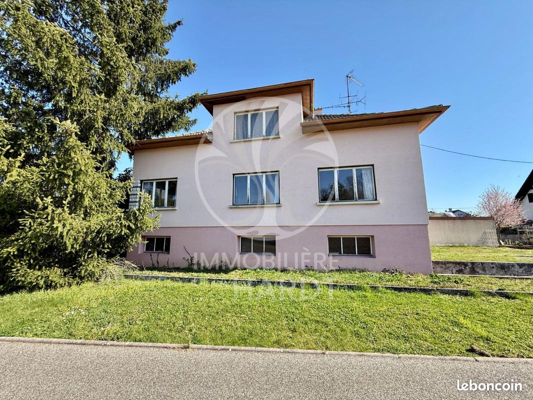 Maison 5 pièces 104 m² · à Village-Neuf · 104 m² · 378 000 €