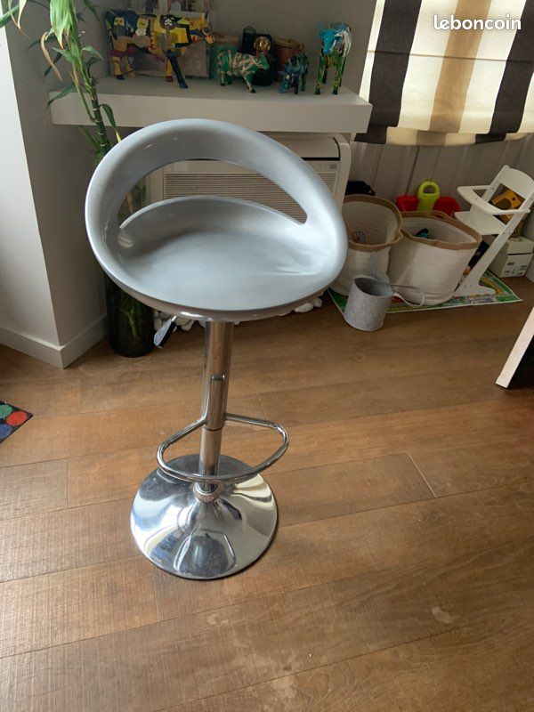 Fauteuil de bar (image 1)