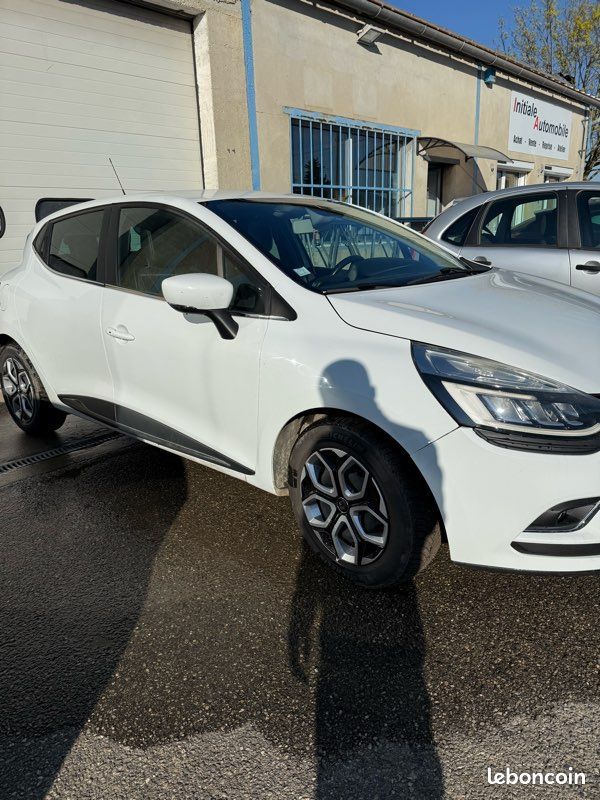 Renault Clio IV 5 Portes Phase 2 1.5 dCi (image 2)