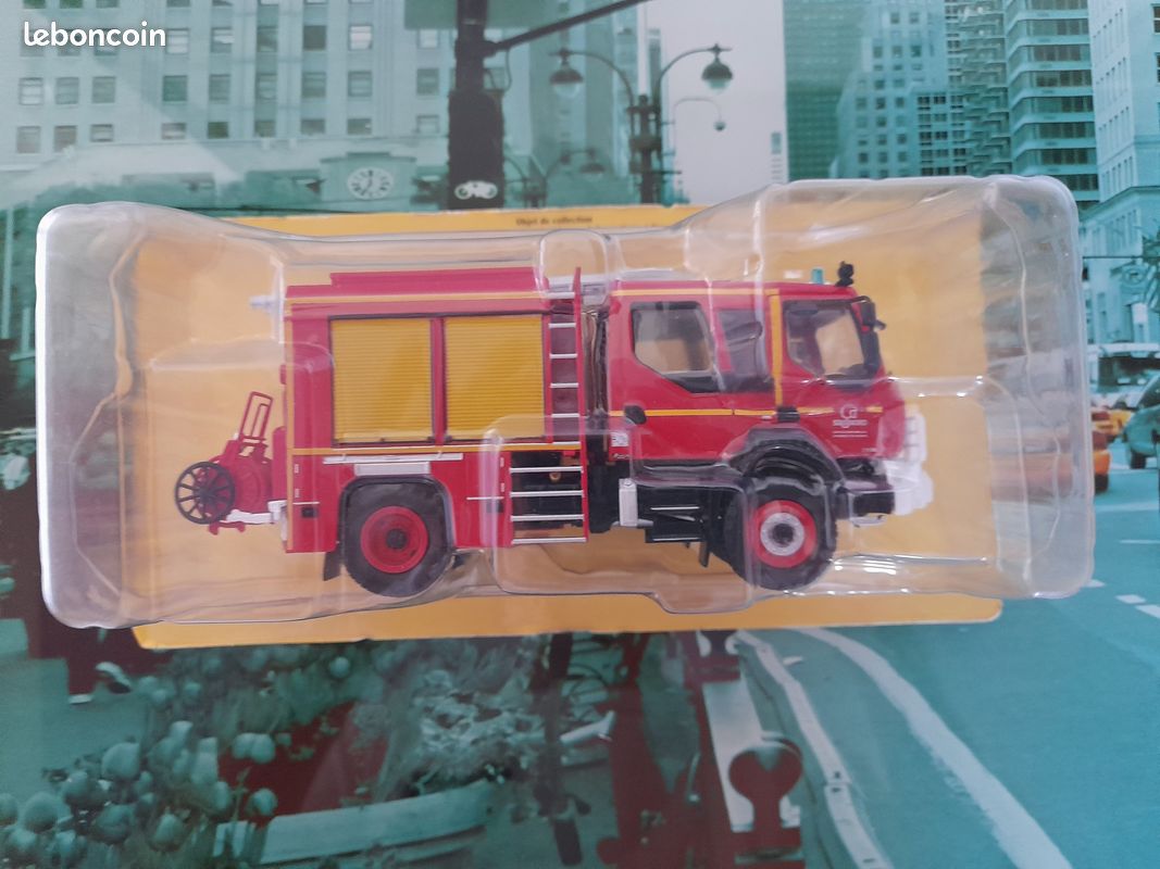 Camion De Pompiers Mercedes-Benz échelle 1/43 - Modèle Réduit Métal - Année 1996 - Neuf