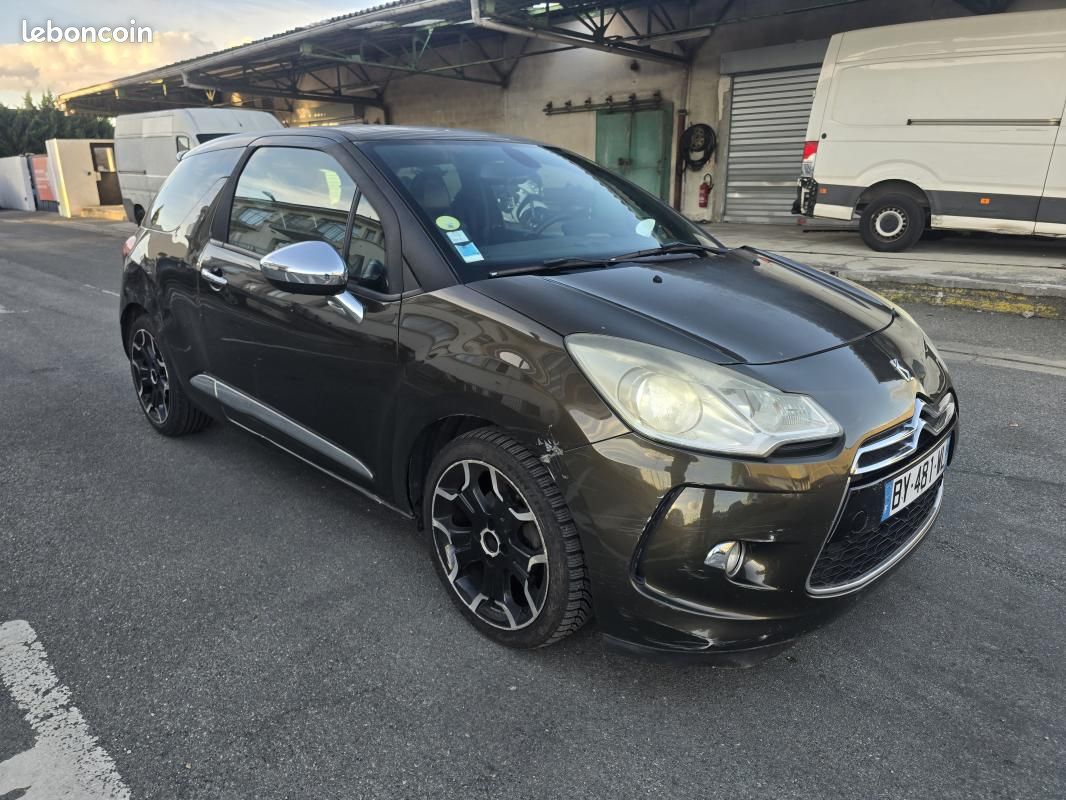 Citroën DS3 e-HDi 110 Airdream Sport Chic (image 1)