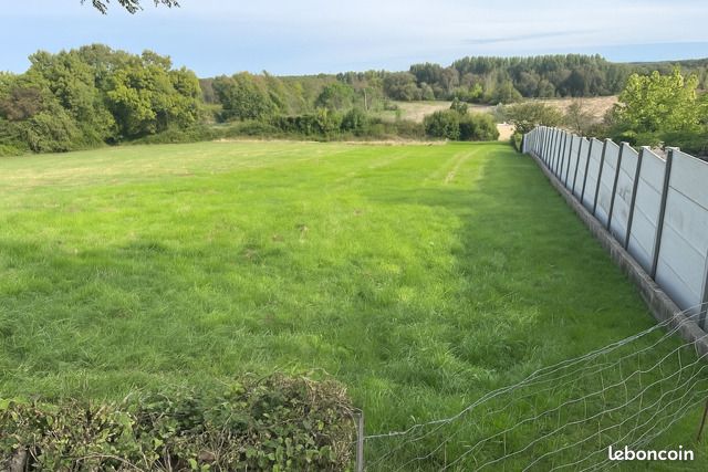 Terrain 1100 m² · à Saint-Laurent-d'Arce · 80 000 €
