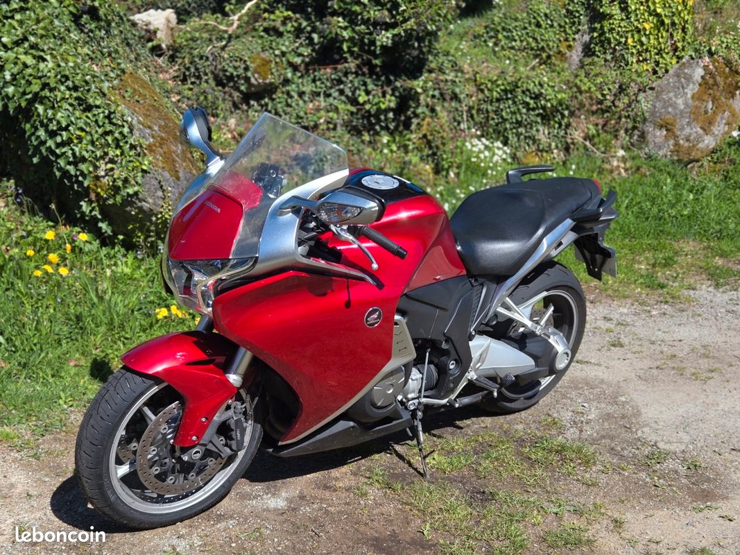 Vfr 1200 2010 (image 1)