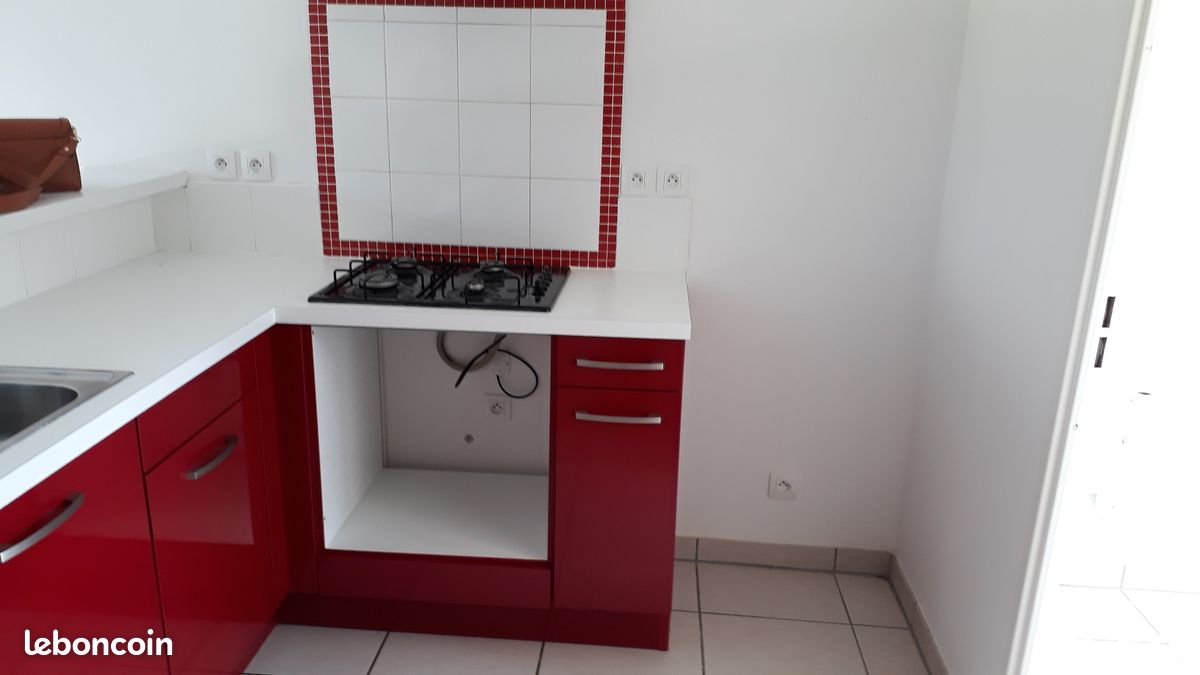 Cuisine complète parfait état rouge (image 3)