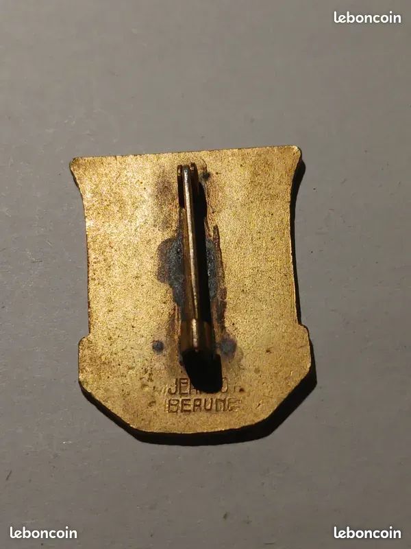 Dagenham Stadium 'Road' Rue Signe Insigne Broche Badge Cadeau