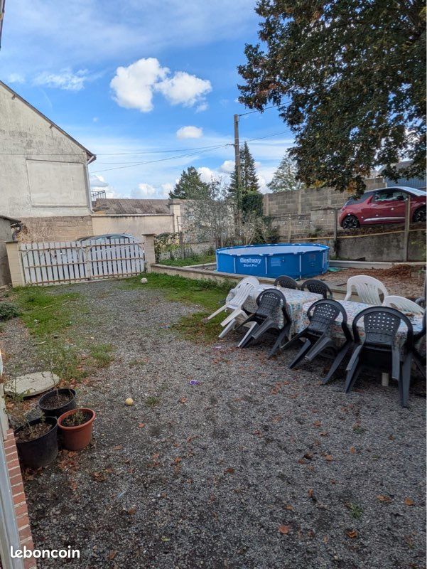 Petite maison avec jardin chinon Garé (image 1)