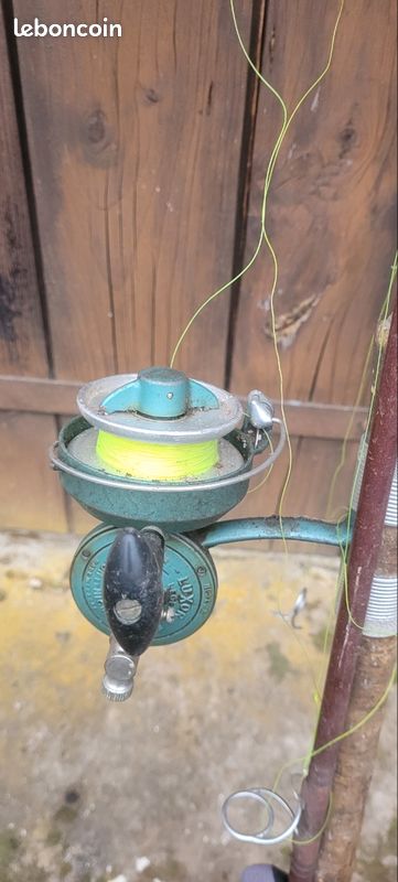 Ancien moulinet de pêche Starback en bois/laiton