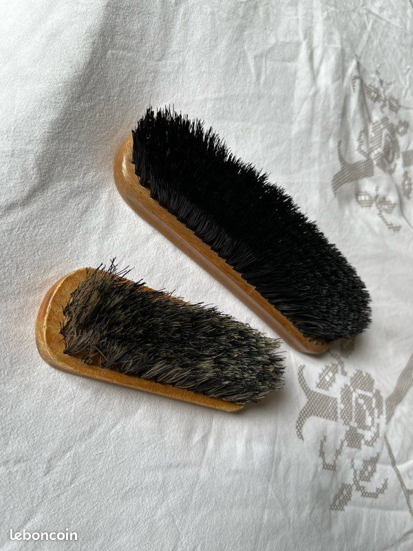 Lot De 2 Brosses à Chaussures Anciennes - Accessoire D'entretien Vintage, état Occasion