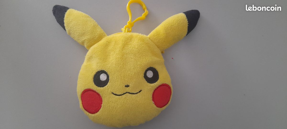 Peluche Pokémon Pikachu (image 1)