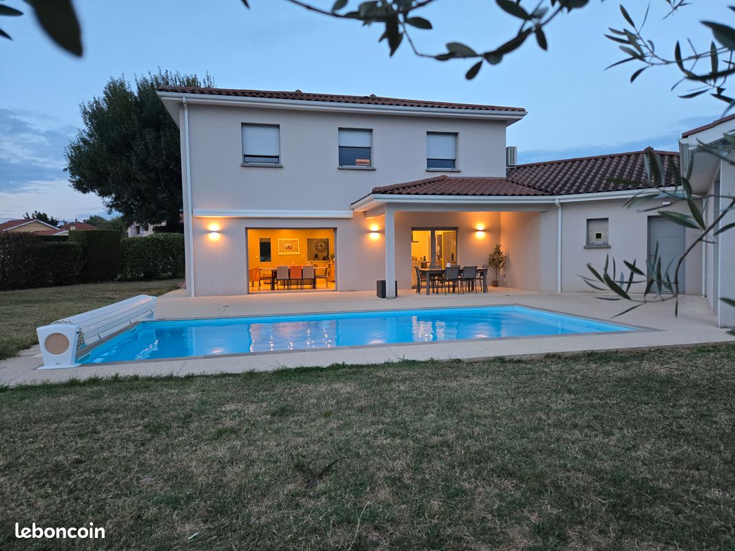 Maison 4 pièces 155 m² · à Saint-Jean-de-Thurigneux · 155 m² · 549 000 €