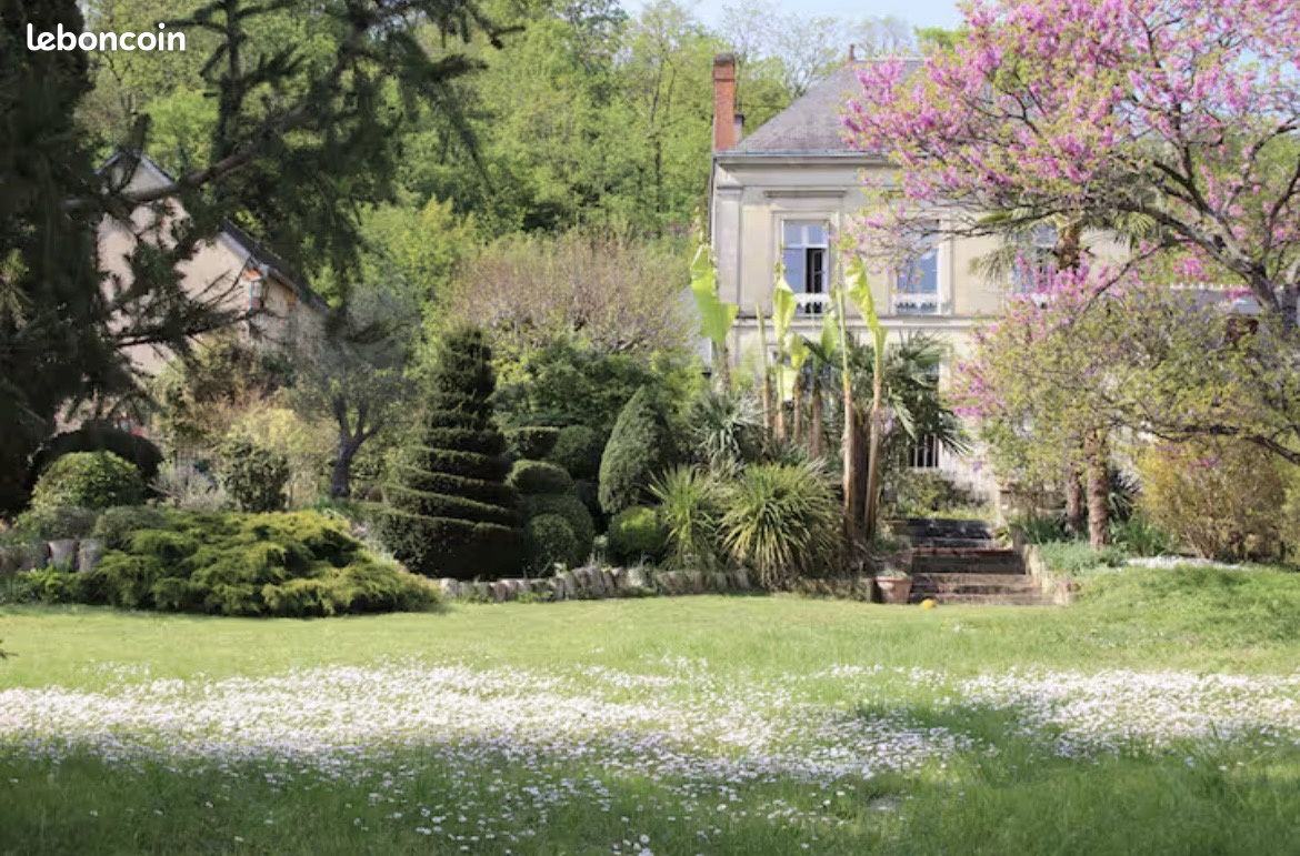 Maison 7 pièces 300 m² · à Cinq-Mars-la-Pile · 300 m² · 749 000 €