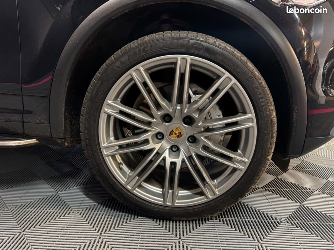 PORSCHE CAYENNE 4.2D V8 S Tiptronic S A (image 39)