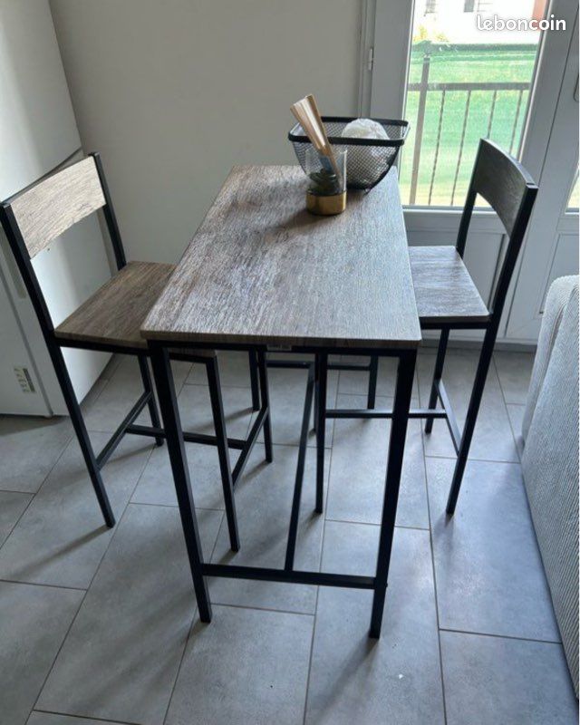 Table (image 1)