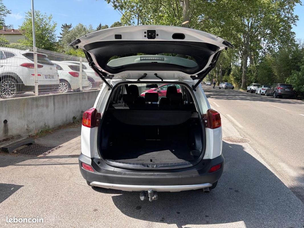 TOYOTA RAV 4 150 D-4D Life Edition 4X4 (image 10)