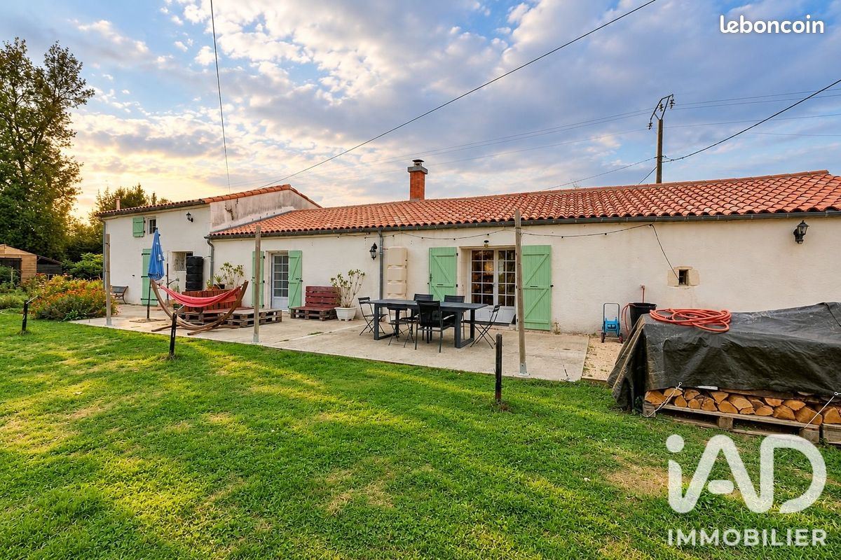 Maison 4 pièces 130 m² · à Saint-Jean-de-Liversay · 130 m² · 299 000 €