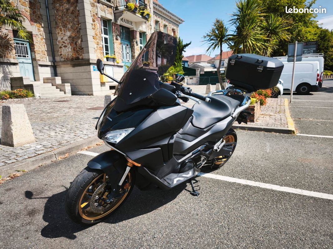 Honda forza 750 (image 2)