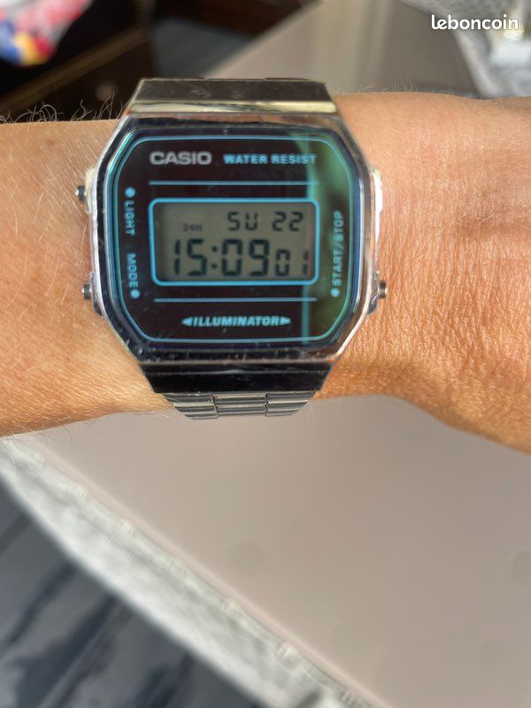 Montre Casio vintage A168 bracelet métal Montres Bijoux
