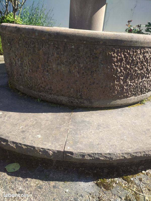 Fontaine en grès rose (image 5)