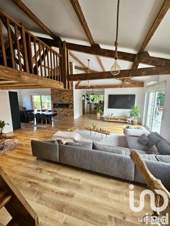 Maison 5 pièces 210 m²