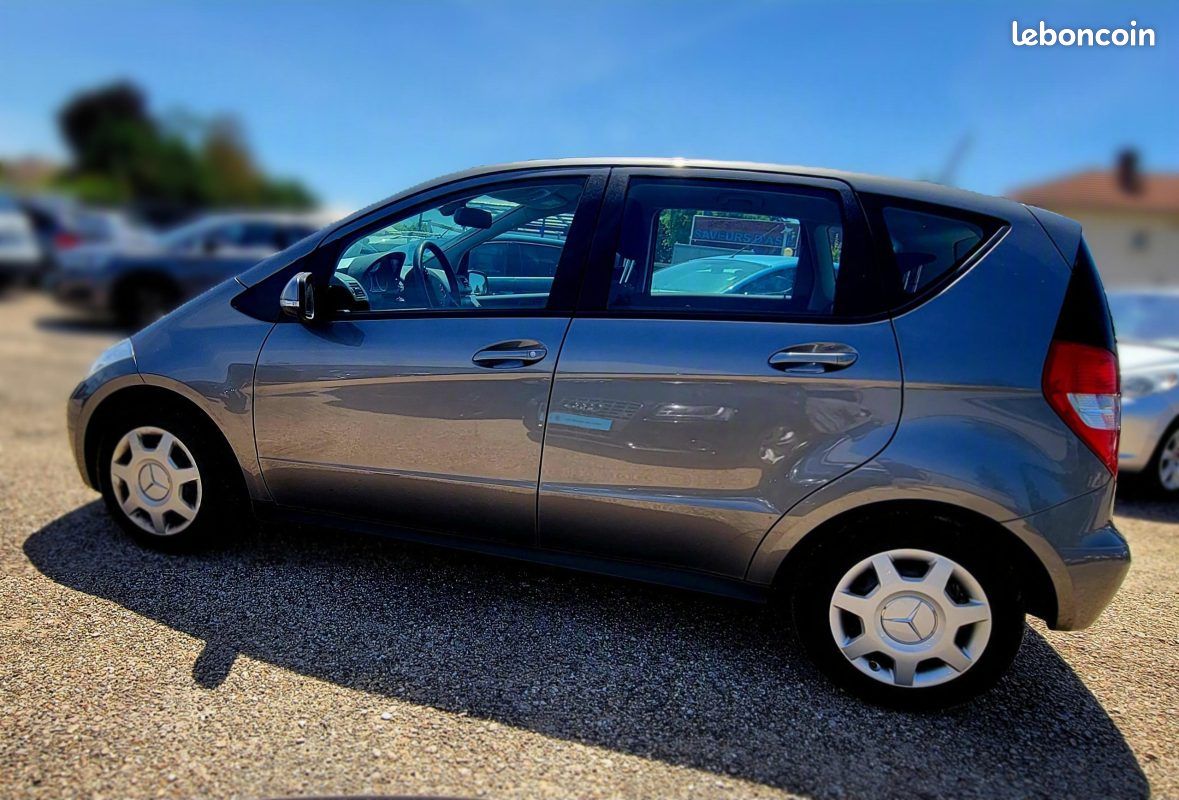 Mercedes benz classe a 180 cdi 2010 (image 9)