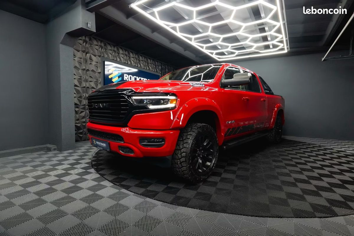 Dodge RAM 1500 Red Devil Long Bed 5.7 V8 HEMI 401 ch 4x4 – Night Pack – Offroad (image 19)