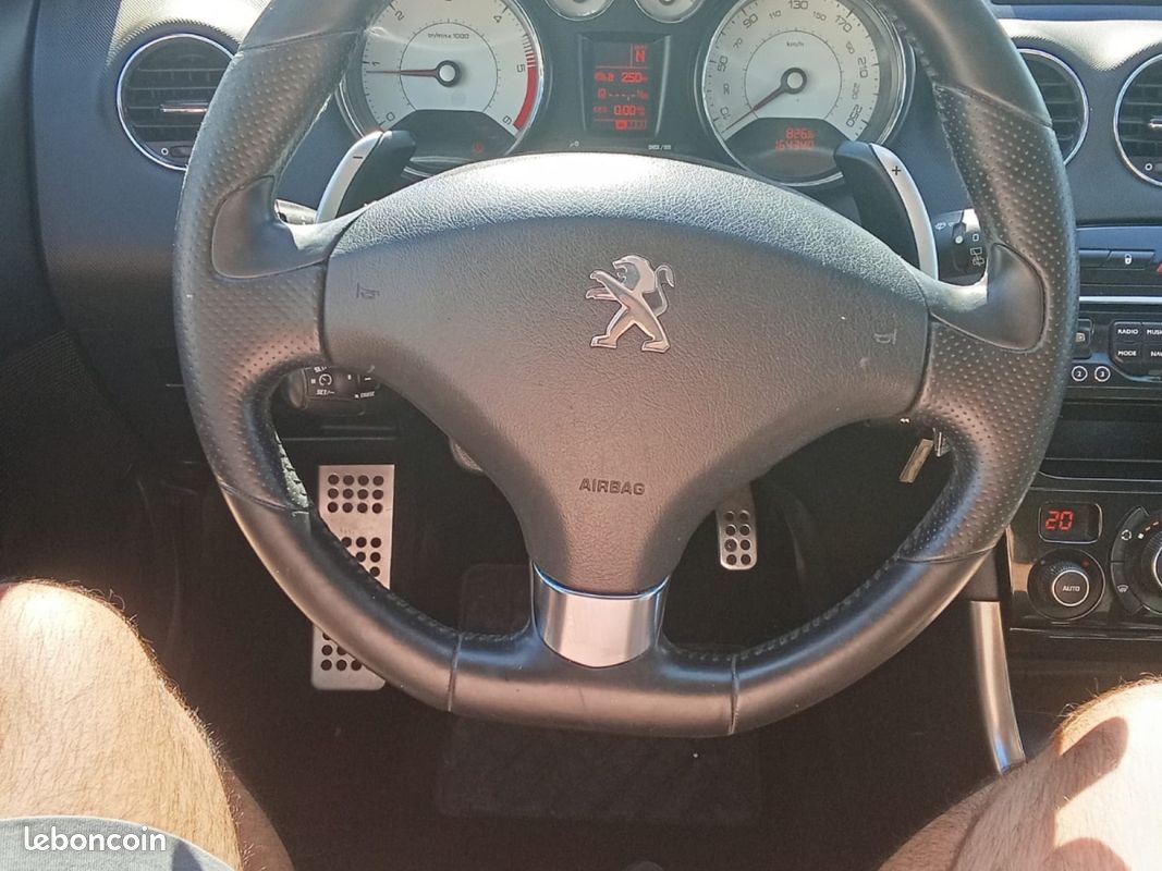 PEUGEOT 308 1.6 HDi 112ch FAP BVMP6 BLUE LION Féline (image 15)