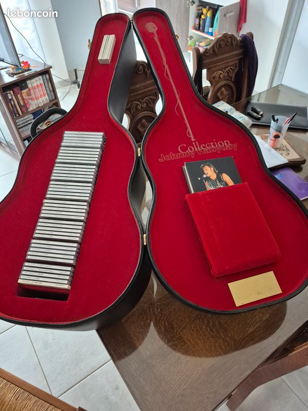 Guitare 40 CD JOHNNY HALLYDAY Collection