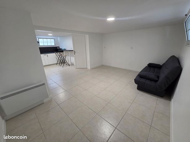 Appartement 1 pièce(s) 40 m²à louer Longjumeau